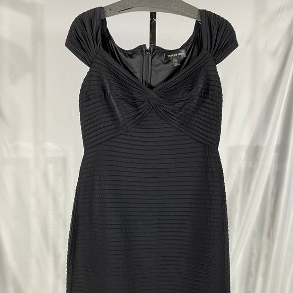 Dress - Tadashi Shoji - Picture 1 of 6